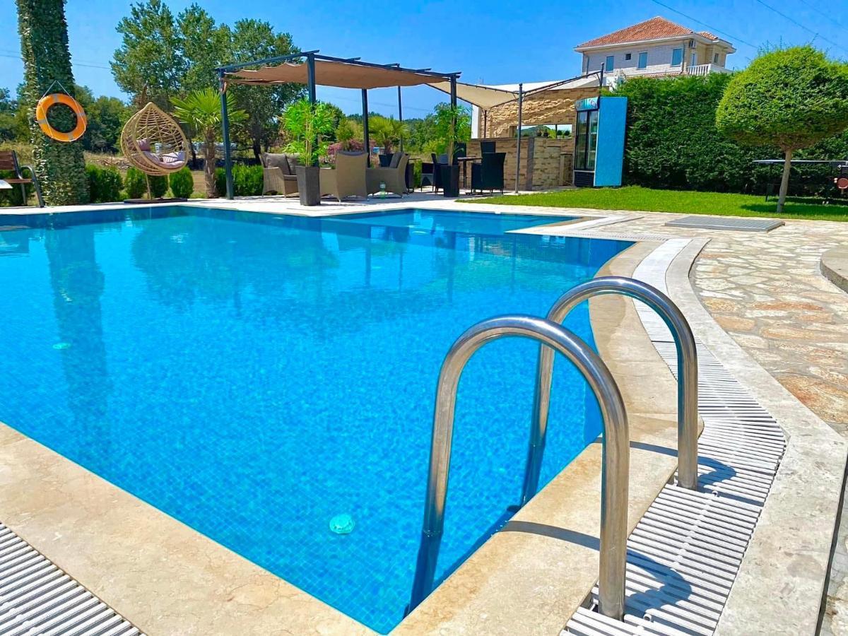 Apartments Lj Ulcinj Eksteriør billede