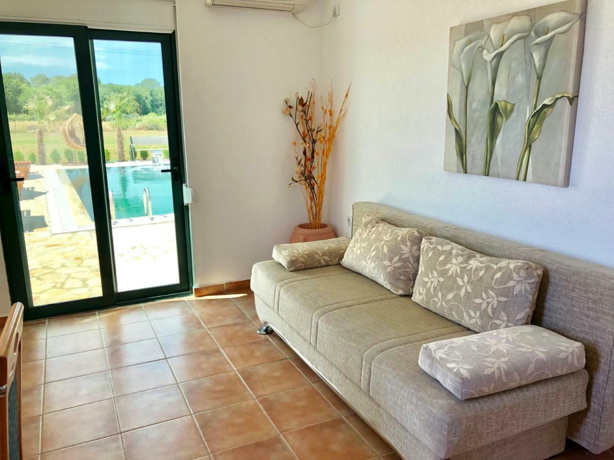 Apartments Lj Ulcinj Eksteriør billede